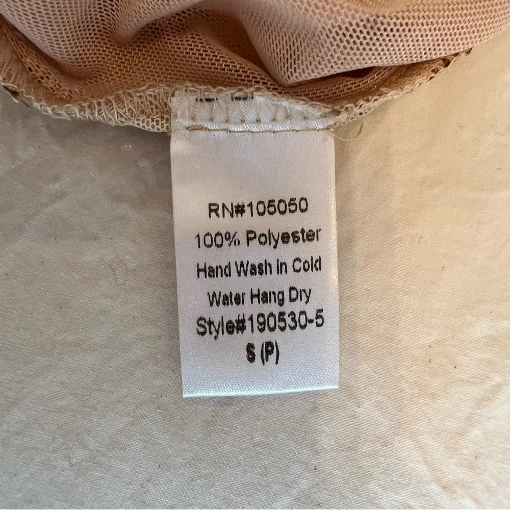 ✨NWOT Carmin nude mesh and gold sequin bodysuit Small - Picture 9 of 10